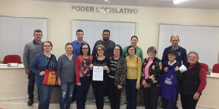 Moção De Apoio Aos(Às) Servidores(As) Público(As) Estaduais Inativos(As) e Pensionistas Devido Ao Desconto Previdenciário