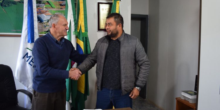 Presidente da Câmara de Vereadores Sr. Joarez Mendes dos Santos assumi temporáriamente o cargo de Prefeito Municipal